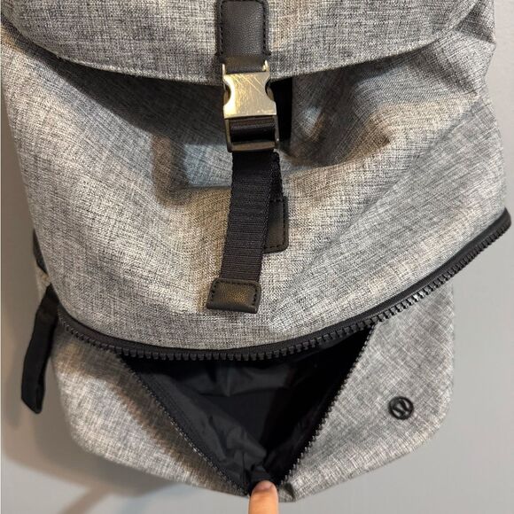 Lululemon Go Lightly Rucksack - Picture 5 of 15